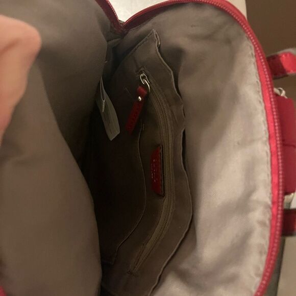 Tutilo New York BackPack EUC with minor spot - Picture 4 of 13